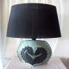 images/r-lampade/lampada-tavolo-cavalli-scura.jpg