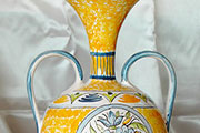 vaso in ceramica dipinto a mano